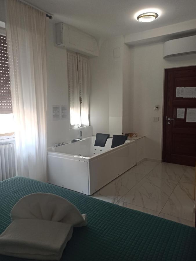 B&B Suite And Rooms San Giovanni Roma Exterior foto